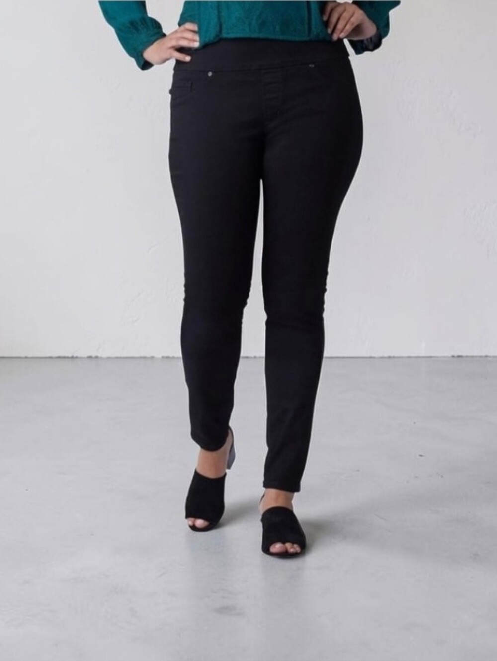 🦋Host Pick🦋 Lee Sculpting Slim Fit Skinny Jean